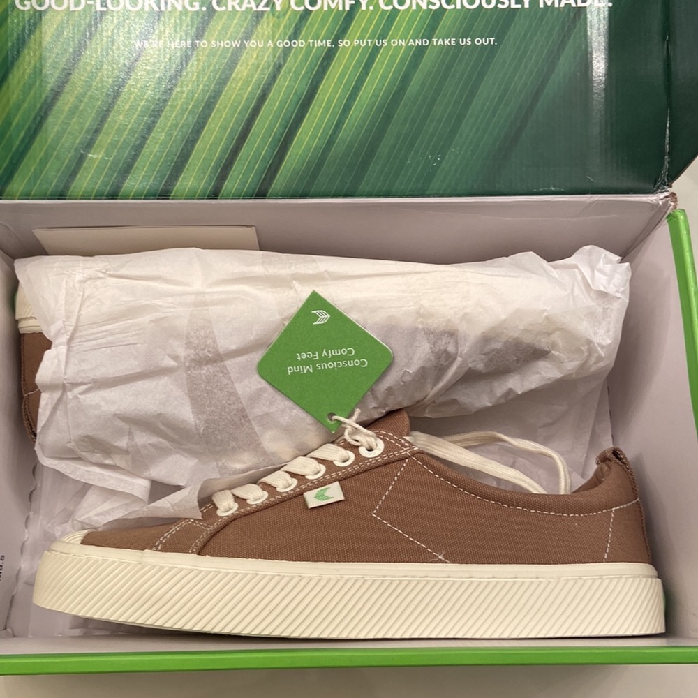Cariuma Sand Contrast Thread Canvas OCA Low Top Sneakers Women 9.5/Men 8 New - Picture 9 of 14